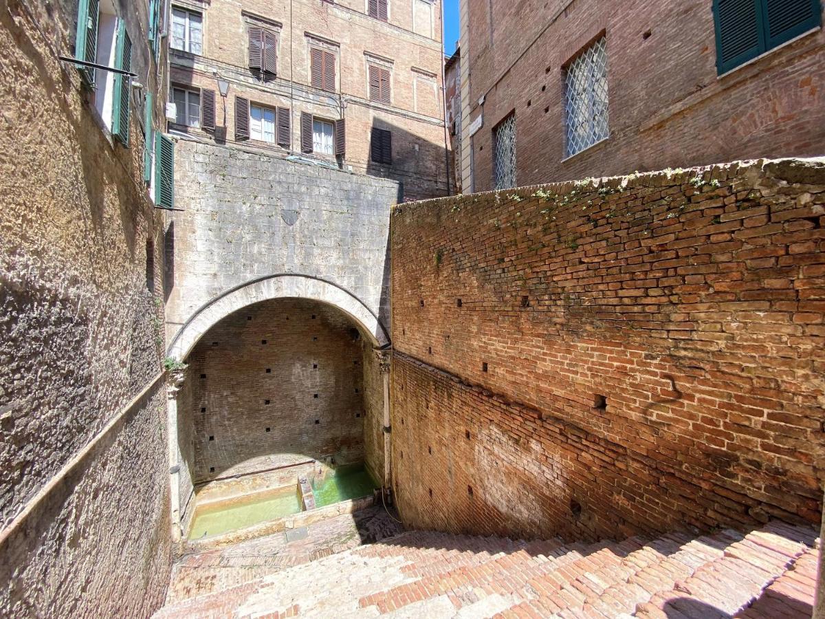 La Fonte-With Balcony Close By Piazza Del Campo Siena Ngoại thất bức ảnh