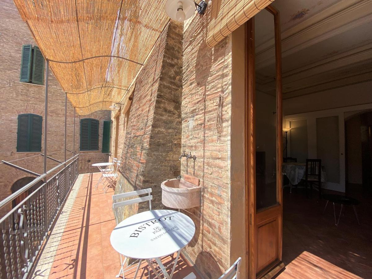 La Fonte-With Balcony Close By Piazza Del Campo Siena Ngoại thất bức ảnh